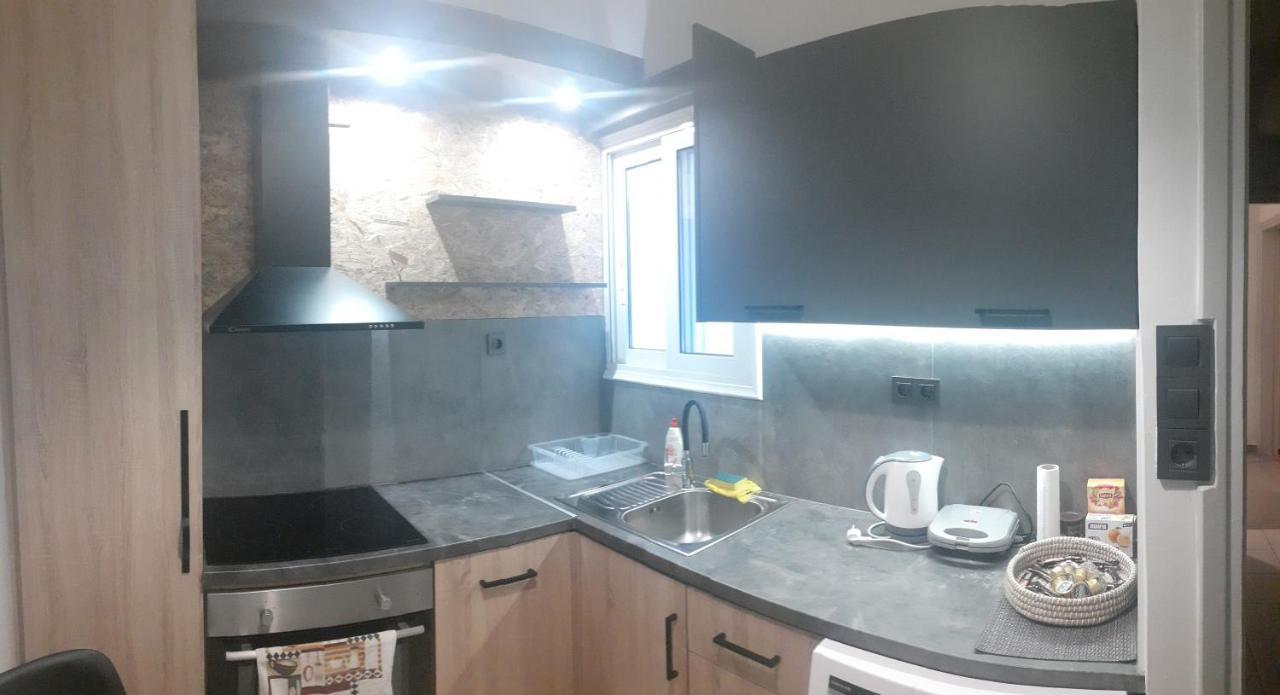 Apartment 2-bdr B3 *